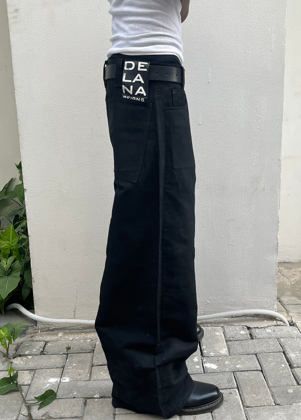 BAGGY BLACK DENIM BEATERS