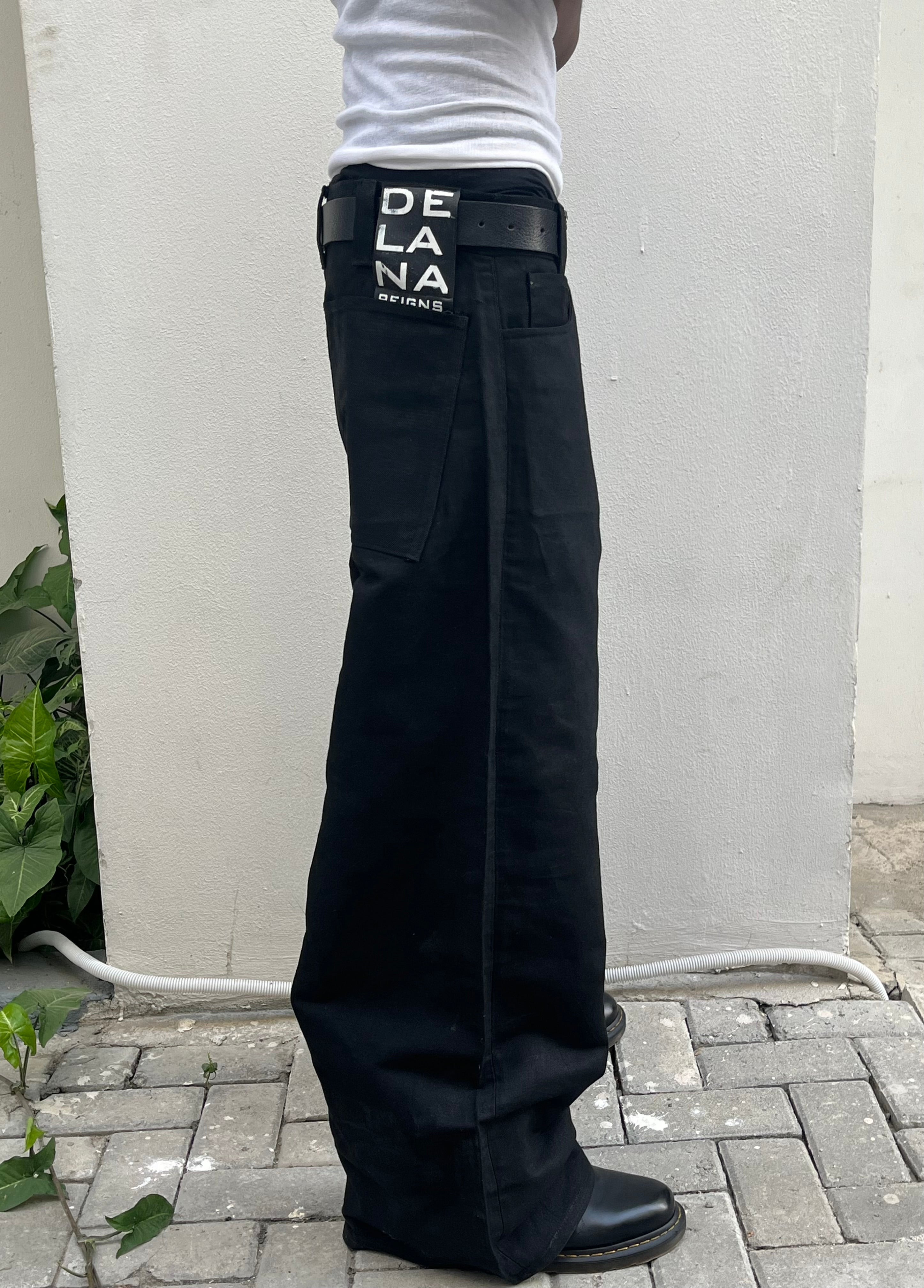 BAGGY BLACK DENIM BEATERS